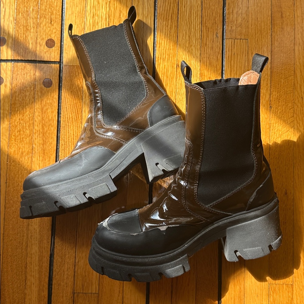 Ganni Black and Brown Winter Boots, size 8